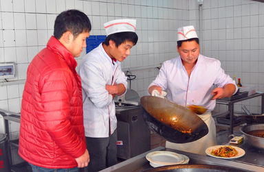 味蕾上的較量，匠心間的綻放——崇山校區(qū)餐飲服務(wù)中心年度烹飪大賽圓滿落幕
